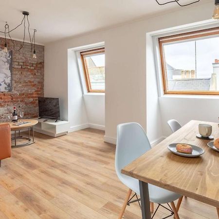 One Bed Top Floor, Brand New, Central Old Town Hastings Buitenkant foto
