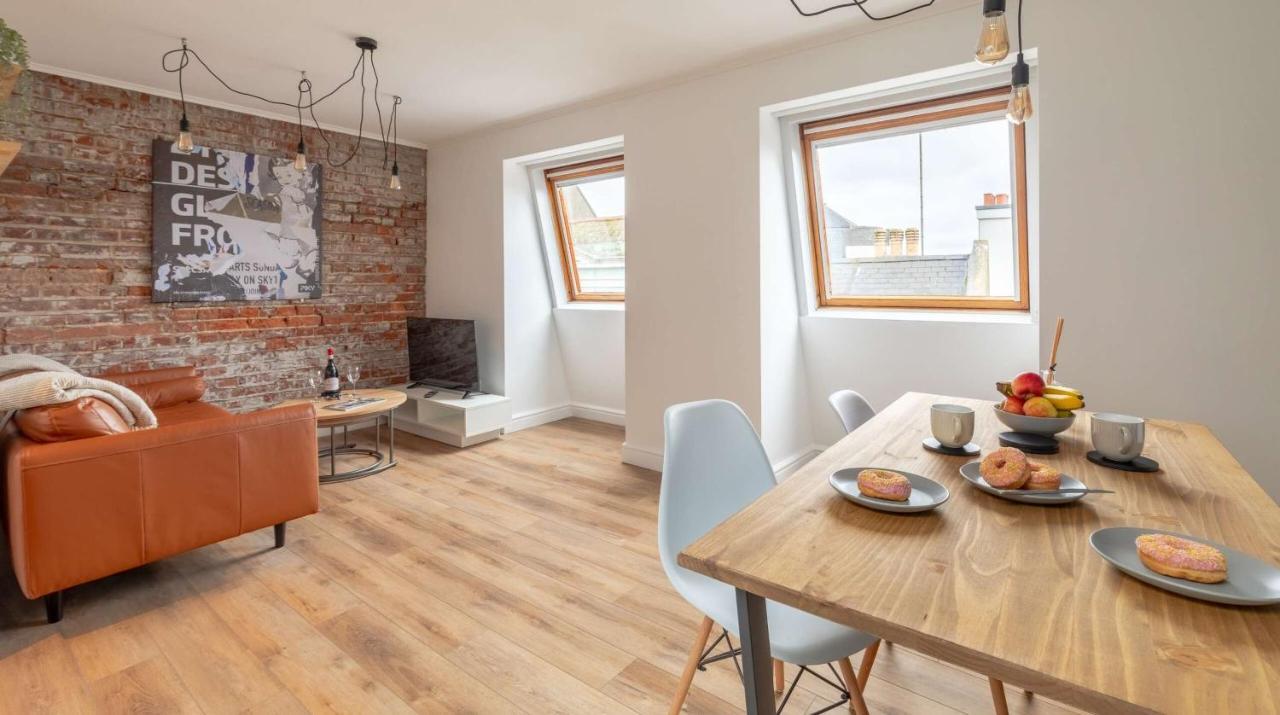 One Bed Top Floor, Brand New, Central Old Town Hastings Buitenkant foto